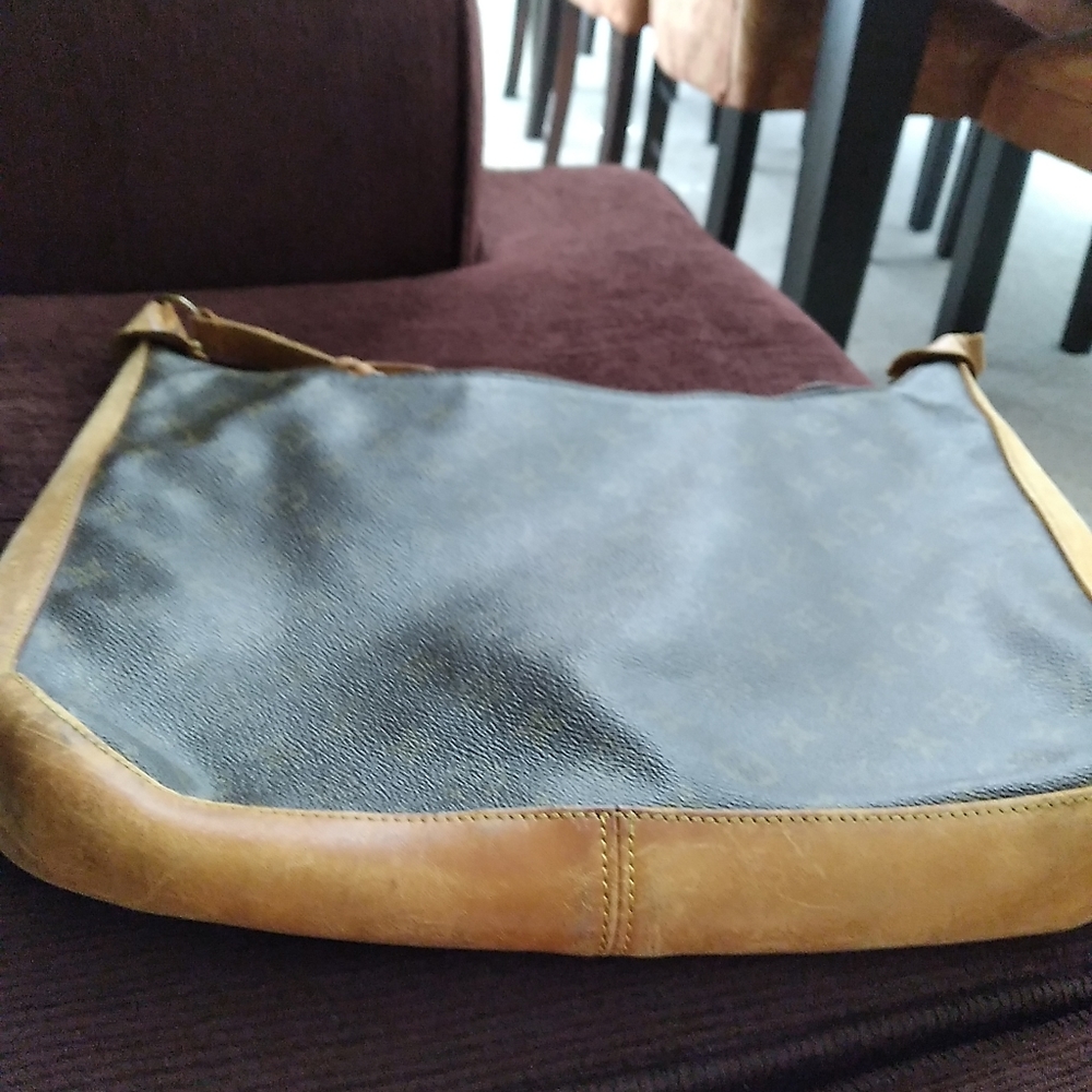 Louie Vuitton handbag